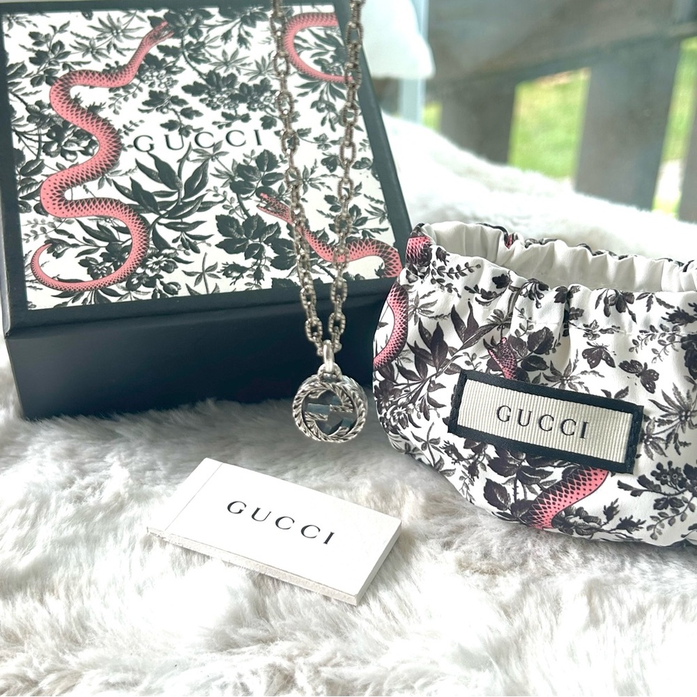 BRAND NEW Authentic GUCCI Interlocking G pendant necklace